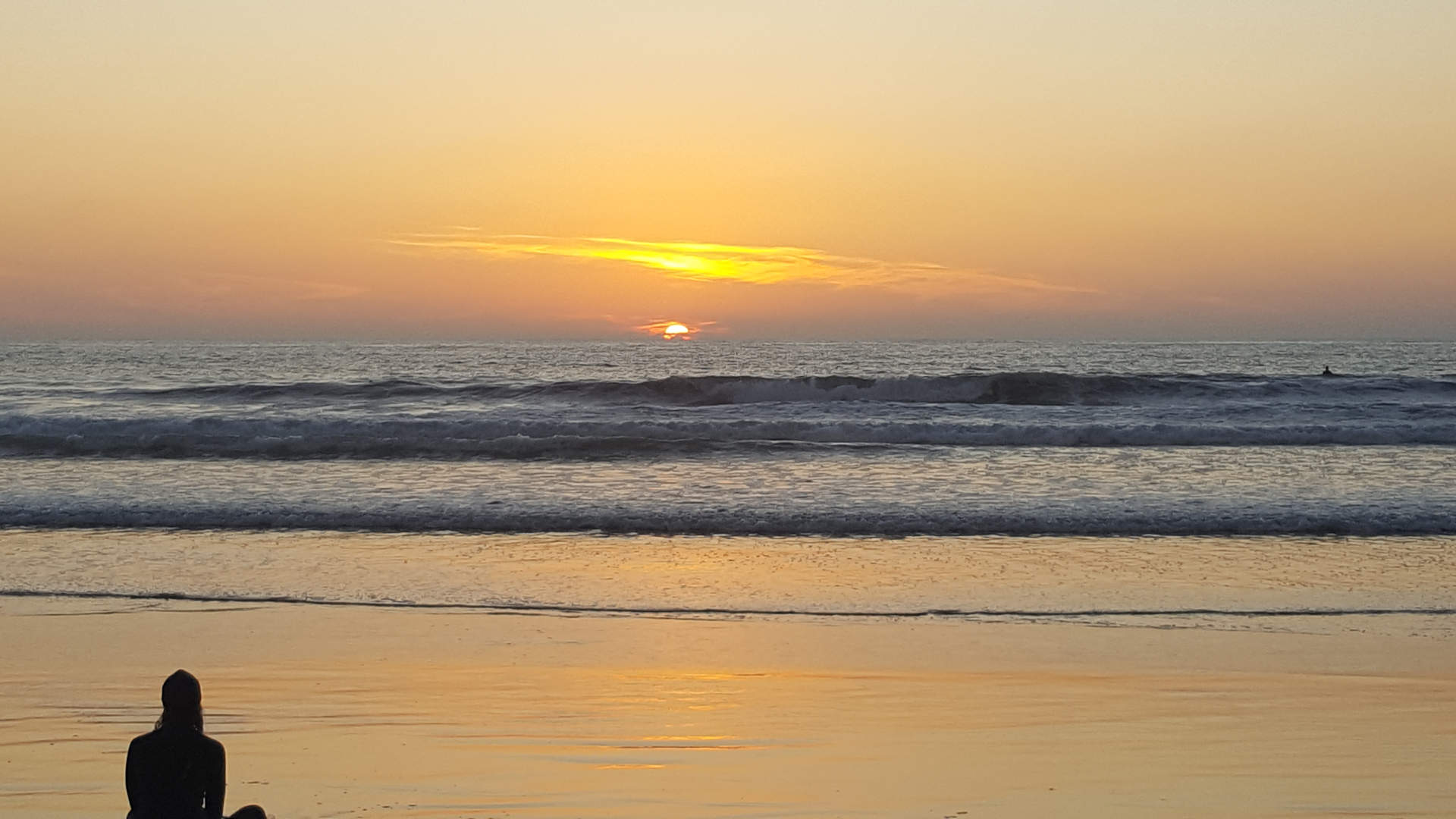 Hero Rain Effect Ocean Breeze Rentals